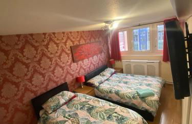 "Snooze Central" - City Centre Apartments above Victoria Centre Shopping Centre with full Kitchen in Milton Street - up to 4 Beds - most Central Location next to the Hilton Hotel - Outdoor Parking for Cars or Vans five pounds a day - Sunday 1pm Check-Out - Photo 51
