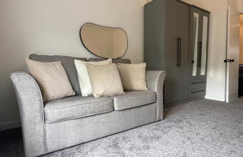 Slick Space for a Standish Stay - Photo 24