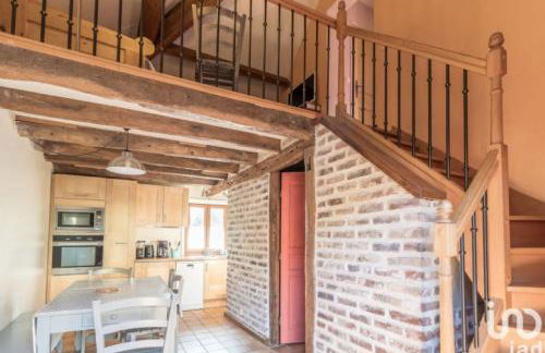 Les Pins - Maison avec parking ferme et jardin commun au calme - Foto 1