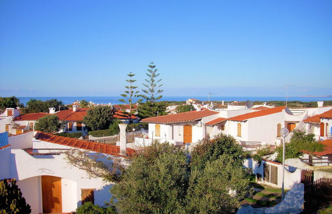 3 bedroom House in Valledoria with garden and terrace - Photo 2