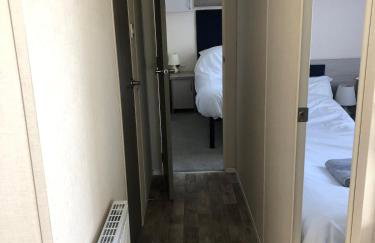 Relaxing Retreat with Hot Tub - Photo 23