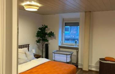 Mid Century 2 Zimmer Voll ausgestattete Kuche 75 Zoll TV Kingsize - Photo 18