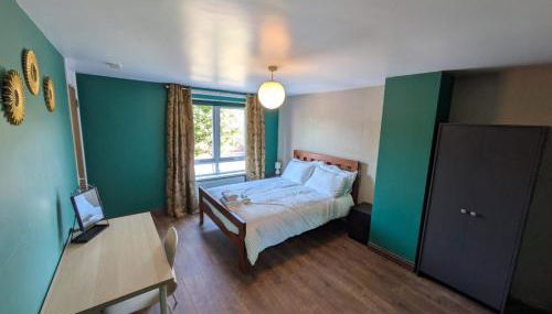 Modern city house, Belfast - Foto 4, wardrobe