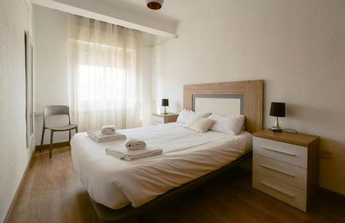 Apartamento de 2 dormitorios junto al Hospital - Foto 1