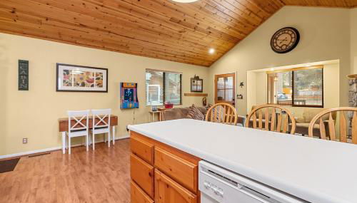 Moonridge Heaven - Cozy cabin with beautiful rock wood burning fireplace! - Foto 5