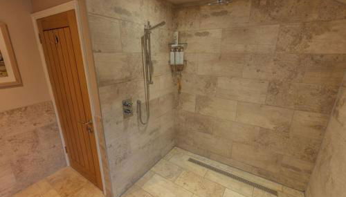 Halfmoon Lodge @ Knights Hole wheelchair access - Foto 3