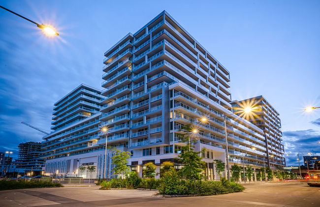 Charming Oasis Close to Airport & Downtown - Photo 41