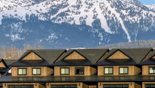 Alpine Escape Luxury Retreat, Hot Tub, Walkable, Mountain Views, 3 King Beds - Foto 2