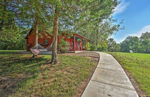 Hillside Cabin on 43 Acres with Private Lake and View! - Foto 2