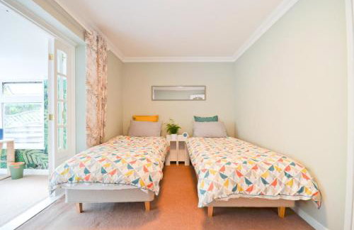 Princes Esplanade-Beachfront House with Balcony a stone throw from Gurnard Beach - Foto 31