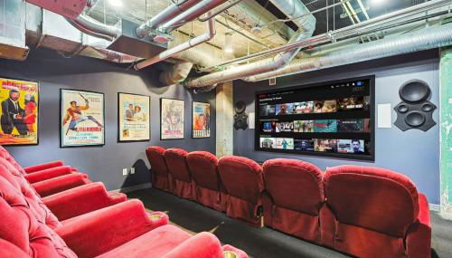 Luxury 1 Bed Downtown Views, POOL GYM Theater Room - Foto 4