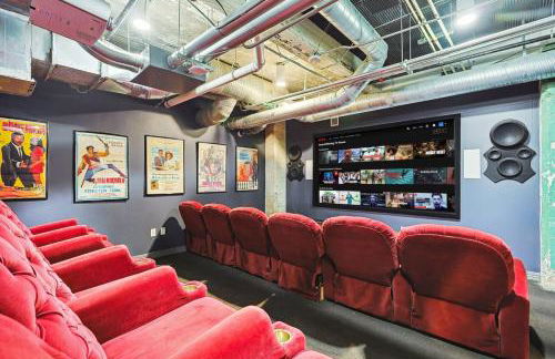 Luxury 1 Bed Downtown Views, POOL GYM Theater Room - Foto 4