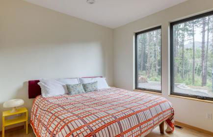 Rustic Arch Cape Getaway w/ Vibrant Interior Walk to the Beach Cape Wonder - Foto 58