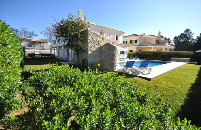 6 Bedrooms, Walking Distance to Amenities, Private Pool, Free AC and Wifi - Foto 31