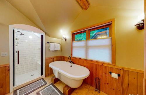 Immaculate Cabin Rental with a Hot Tub next to Lake Pend Oreille in Bonner County, Idaho - Foto 28