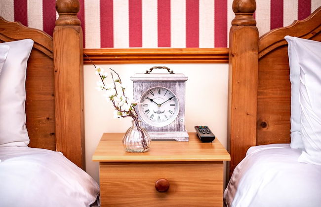 Trivelles Waterhall Country Hotel - Gatwick - Photo 4