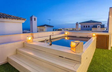 VACATION MARBELLA I Private HEATED Swimming pool, Walking distance to Puerto Banus, Security 24-7, BBQ, Pool Table, WiFi - Foto 49