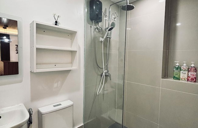 A Smooth & Cozy City Loft - Photo 15