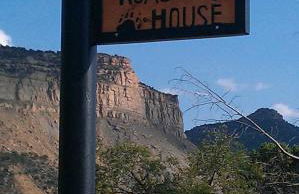 Grizzly Roadhouse Bed and Breakfast - Foto 29