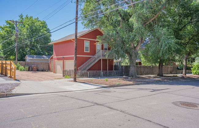 Romantic Getaway King Bed 1min to Restaurants! - Foto 25