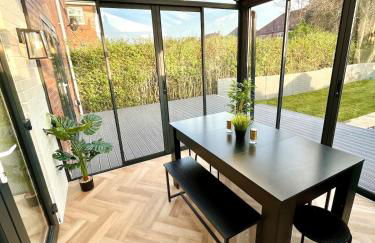 Waterside House - Luxury Home near Alton Towers & Trentham - Free Parking & Garden - Foto 16