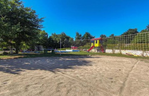 Awesome Home In Tinjan - Foto 23