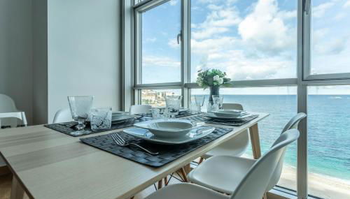 APARTAMENTO EN PRIMERA LINEA DE PLAYA RiAZOR - Foto 2