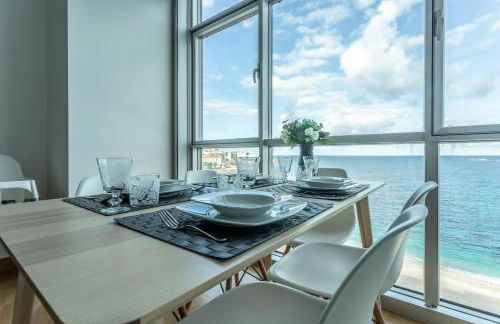 APARTAMENTO EN PRIMERA LINEA DE PLAYA RiAZOR - Foto 2