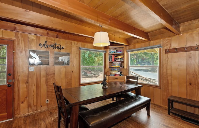 Sunshine Cabin - Cozy 2-Story Getaway - Photo 23