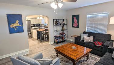 Zoobilee-on Zoo Blvd - Foto 1