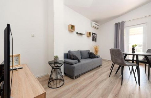 One-Bedroom Apartment In Podgradina - Photo 12