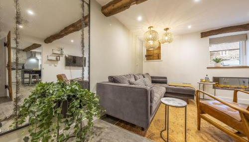 Swallows Nest - Photo 4