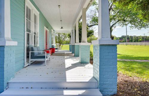 Spacious Historic Home with Yard and Deck! - Foto 27