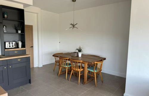 The Hayloft, Modern 4 Bed, 8 person, Barn Conversion in a Rural Location with Great Access & Hot Tub - Foto 28