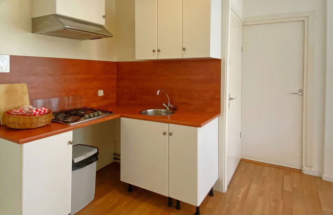 Timeless Charm and Cozy Stay - Photo 10