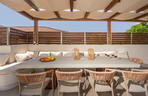 Cantouni Villa, Luxury 5BR Retreat with Pool & Jacuzzi Near Town by Villa Mana Gers - Photo 56