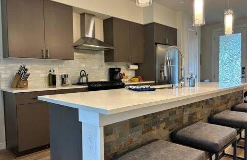 Haven at Greenbridge Close to Airport and Downtown - Foto 25