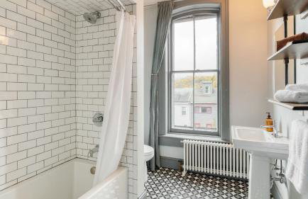 On Catskill Main Street, Upscale Charm + Outdoor Living Beatrice by Avantstay - Foto 51