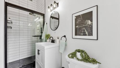 2BR and 2BA in Historic Brownstone near Subway - Foto 3, Shower