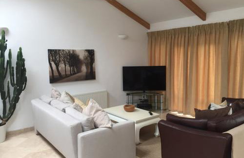 The Coach House - Photo 3