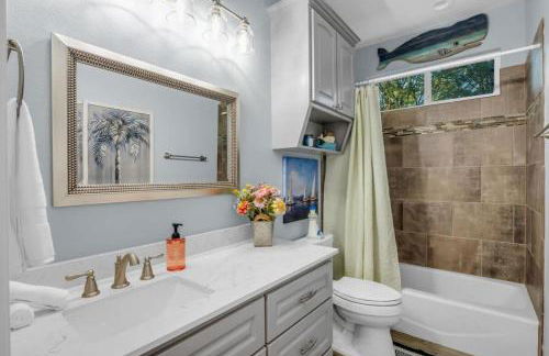 Hot Tub - River Nearby - Quiet Street - Foto 17