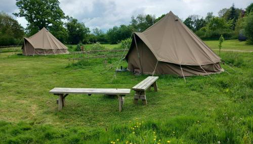 Gaggle of Geese Pub - Shepherd Huts & Bell Tents - Foto 3