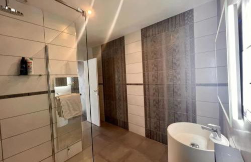 Villa élégante à Marseille avec grande piscine privée - Foto 24