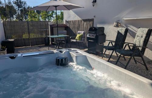 Luxury Romantic Retreat with Hot Tub & Pool - Foto 12
