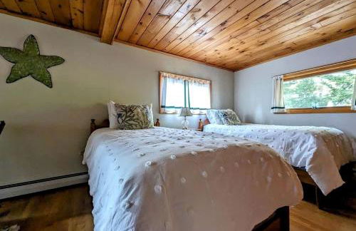 Oceanfront Cottage with Fire Pit & Direct Water Access Near Acadia National Park in Hancock, Maine - Foto 37