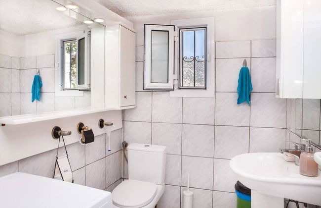 Feels Like Your Home at Ermioni - Photo 22