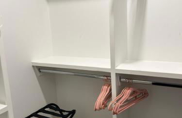 Luxury Townhome Skyline Views Mins To DT - Foto 30