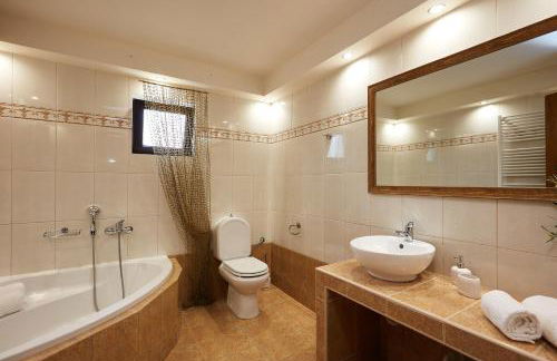 Villa Elodia with Pool & Garden in Heart of Crete - Foto 41