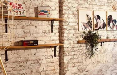 1850s historic Row House 7min train to NYC with private backyard - Foto 31