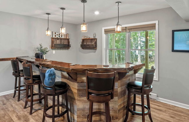 Tavern at the Woods by Avantstay Lakefront Views, Hot Tub, Firepit, Game Room - Foto 22